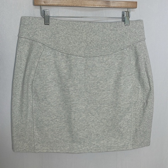 NWT Lululemon Scuba High-Rise Mini Skirt Size XL Heathered Core Ultra Light Grey - Picture 4 of 10